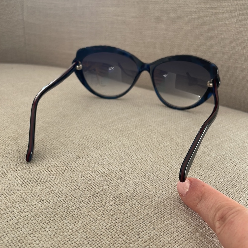 Alexander McQueen Cateye Butterfly Wing Blue and Burgundy Sunglasses with Case - Picture 14 of 15